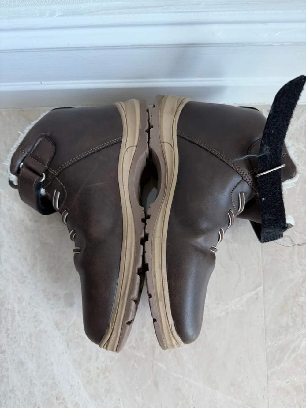Boys Girls kids  brown winter short Boots Faux Fur rubber soles Size Big Kid 4